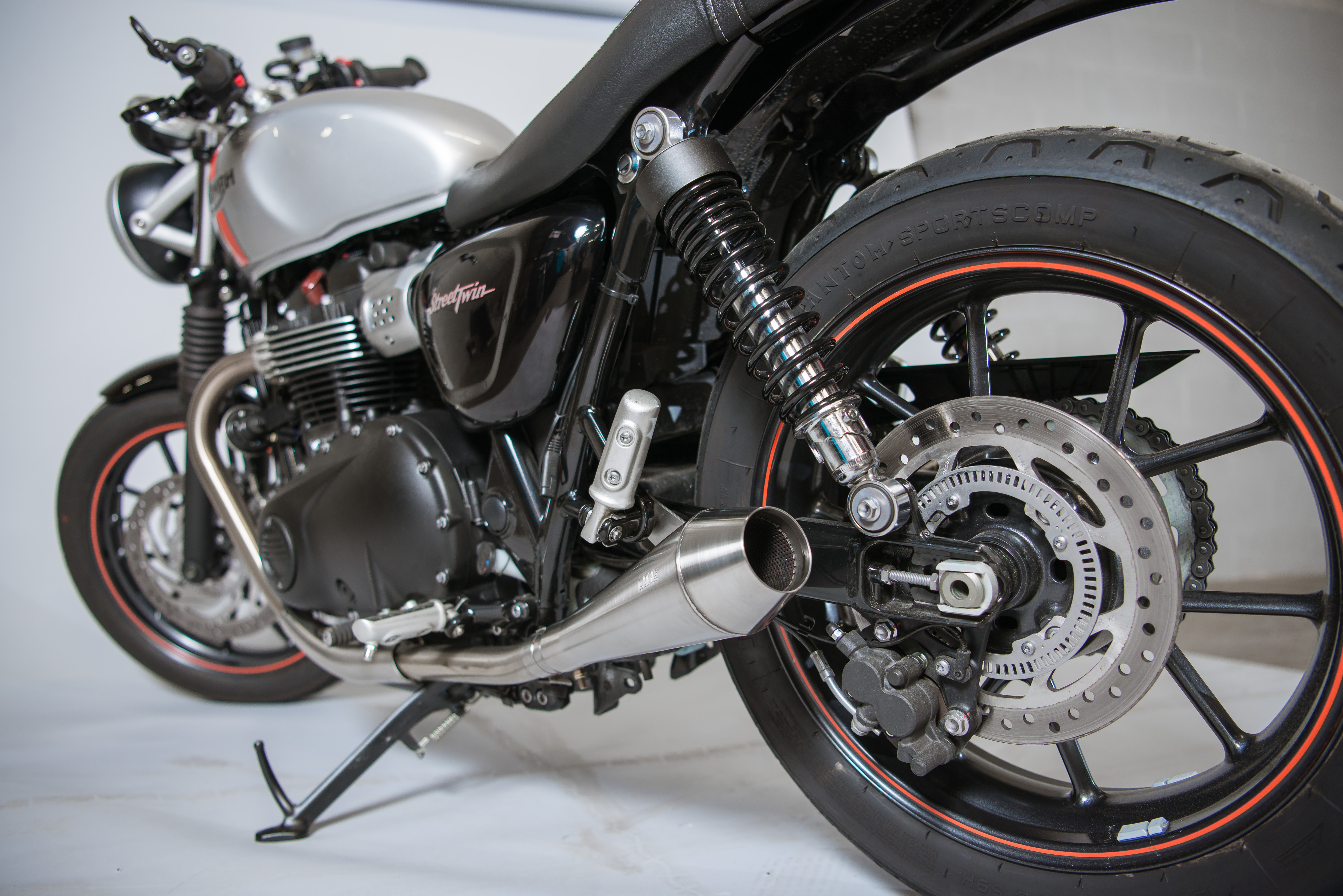 triumph street twin exhaust