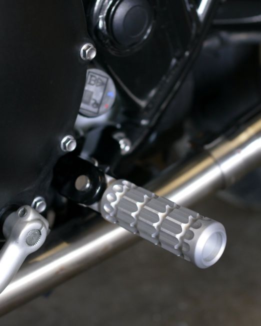 Triumph Modern Classic Pegs - AMG Gripper Pegs