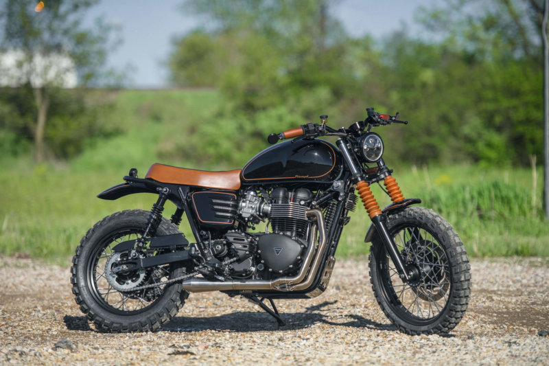 analog-motorcycles-triumph-black