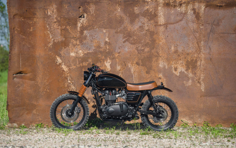 analog-motorcycles-triumph-black