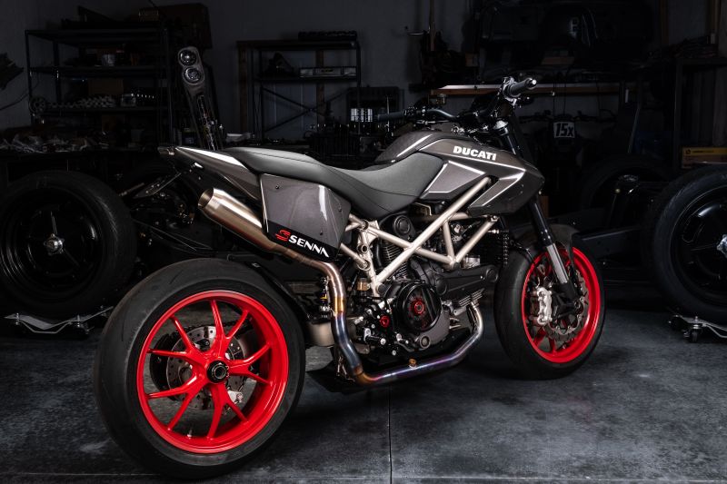 2AnalogDucatiSenna-18