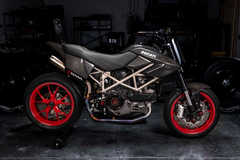 2AnalogDucatiSenna-21