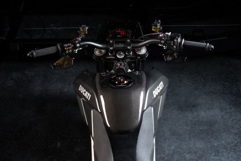 2AnalogDucatiSenna-24